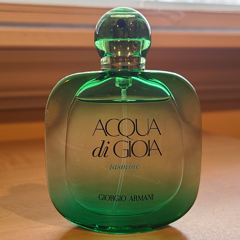 Giorgio Armani 🎉Holiday Sale🎉 - Picture 1 of 5